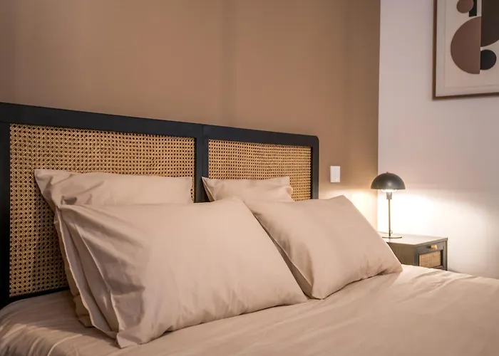 Le Vitrail Apartment *